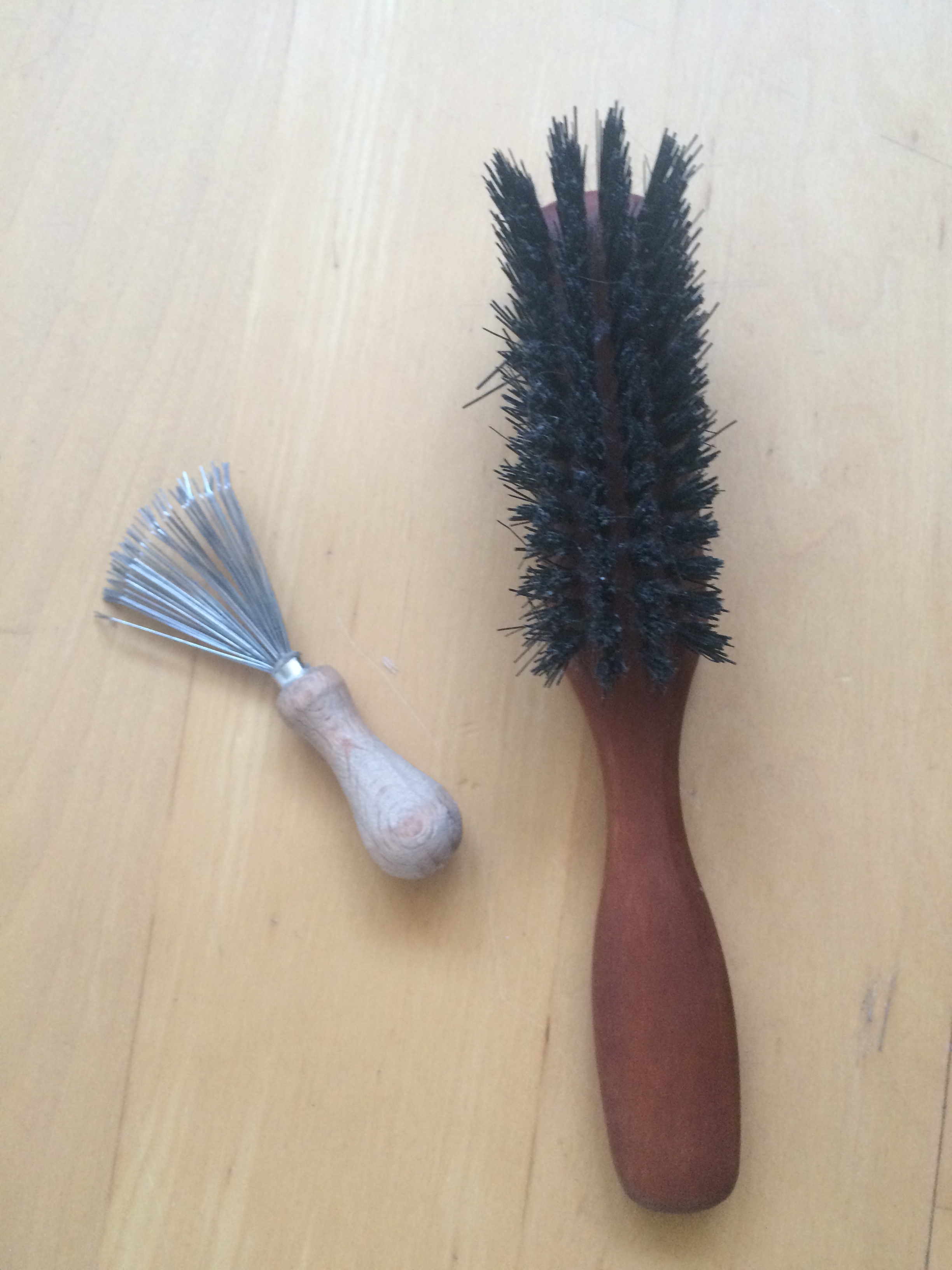 Reisebuerste und Buerstenreiniger