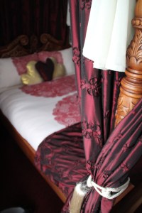 Vorhänge des Himmelbettes